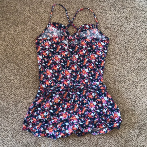 Romper - Picture 2 of 7